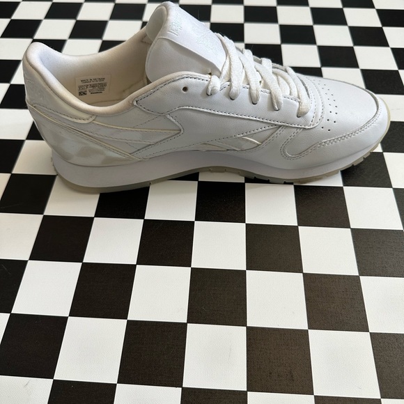 NEW REEBOK CLASSIC LEATHER PEARLESCENT DETA SIZE 7.5 - Picture 12 of 15